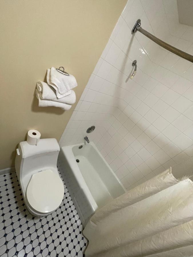 Vibe Inn - Whirlpools Suites - Лионс Экстерьер фото
