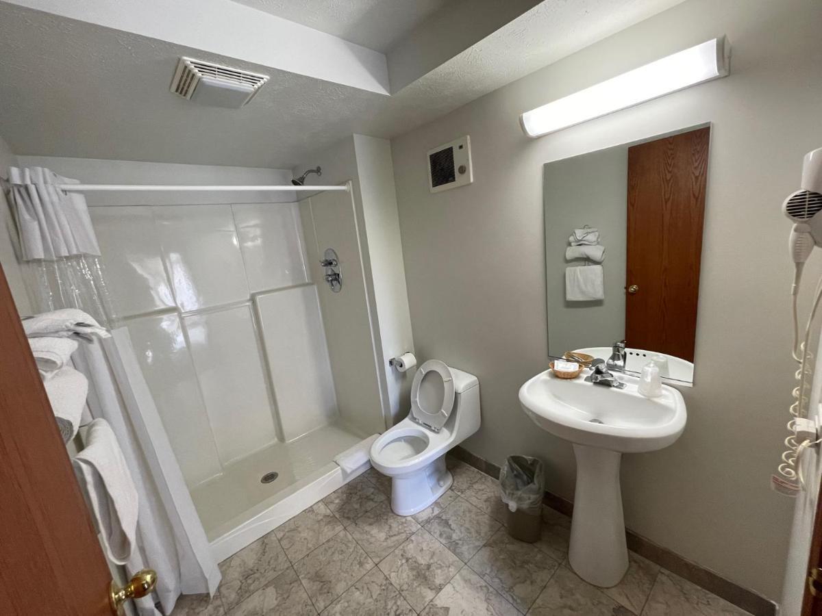 Vibe Inn - Whirlpools Suites - Лионс Экстерьер фото